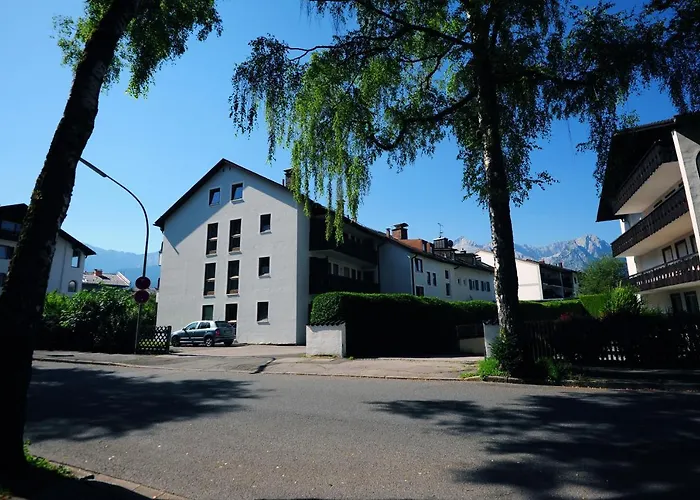 Hindenburg Str Apartments